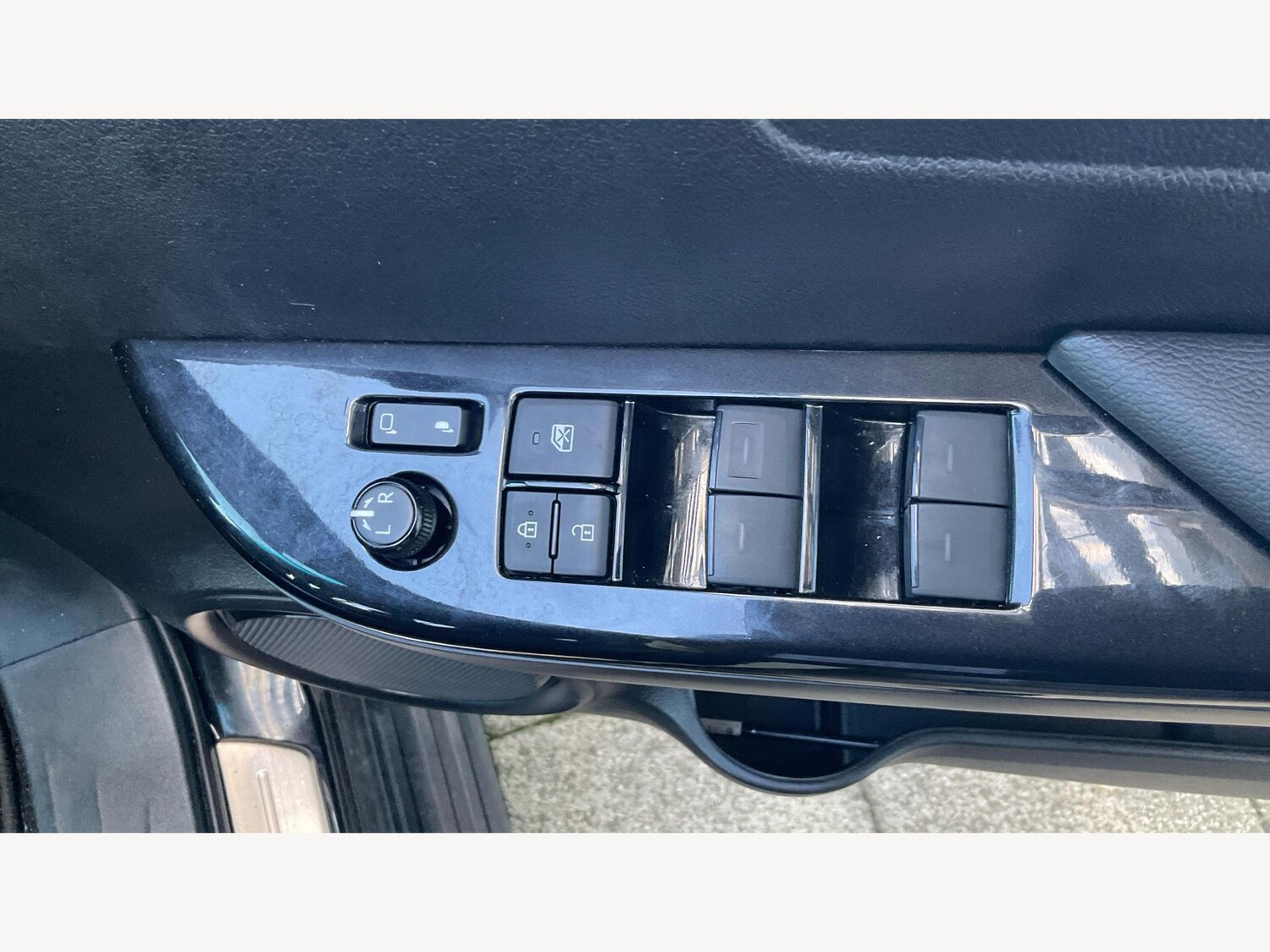 Used Toyota Hilux 2025 for sale - 76472190: Photo 28