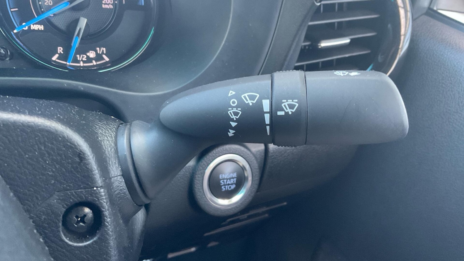 Used Toyota Hilux 2025 for sale - 76472190: Photo 41