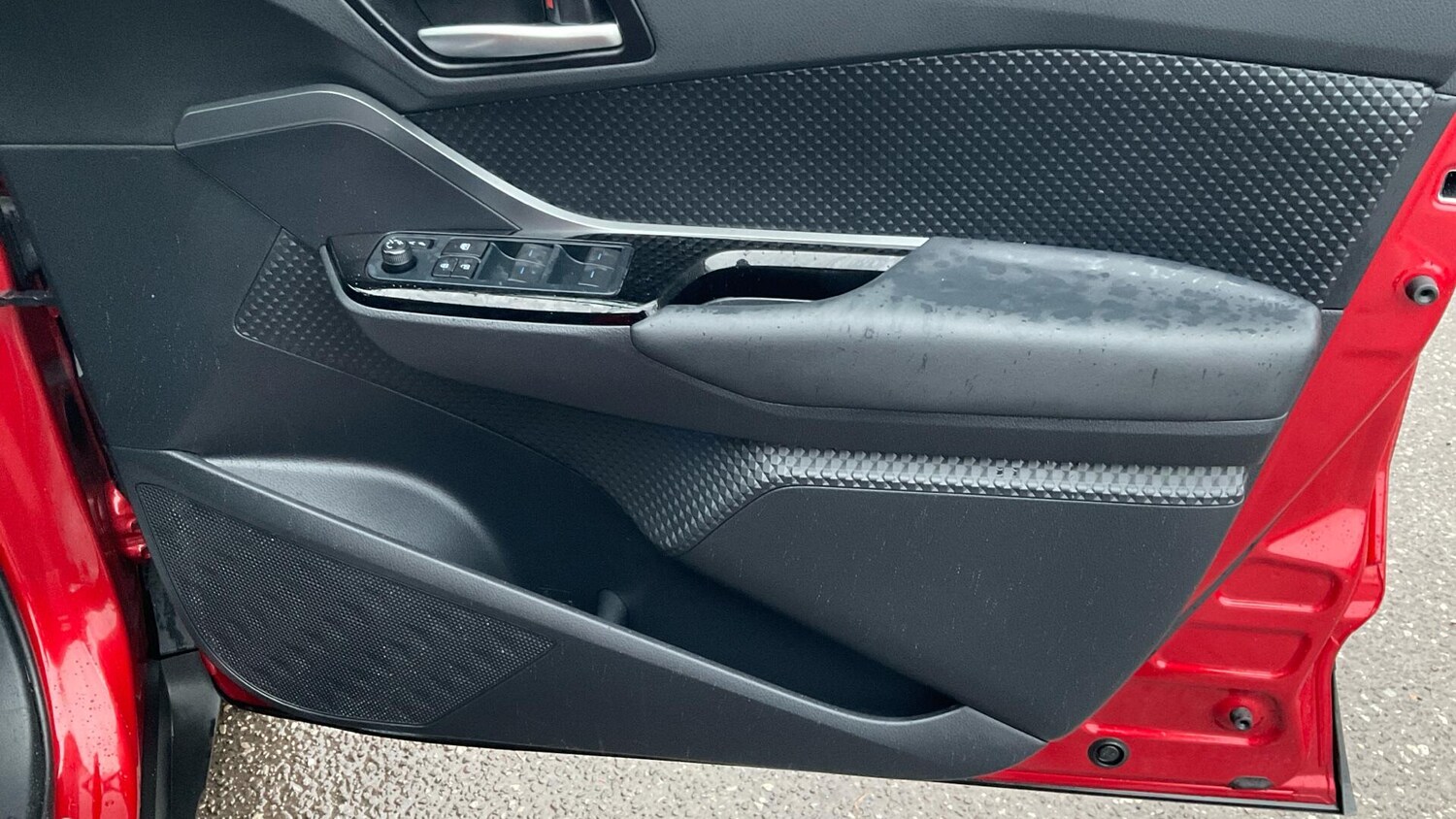 Used Toyota C-HR for sale - 77229341: Photo 34