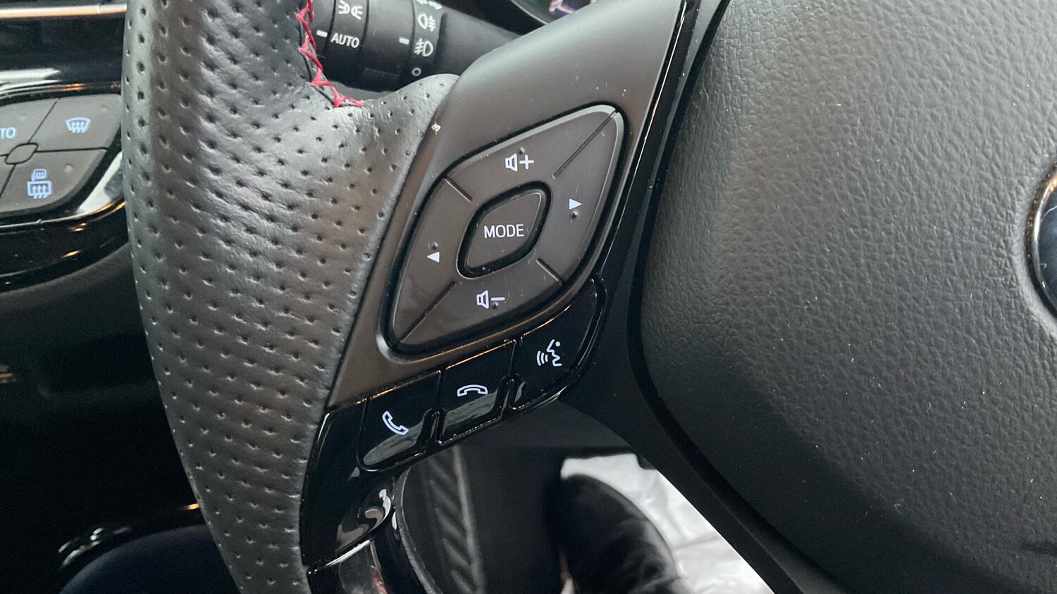 Used Toyota C-HR for sale - 77229341: Photo 38