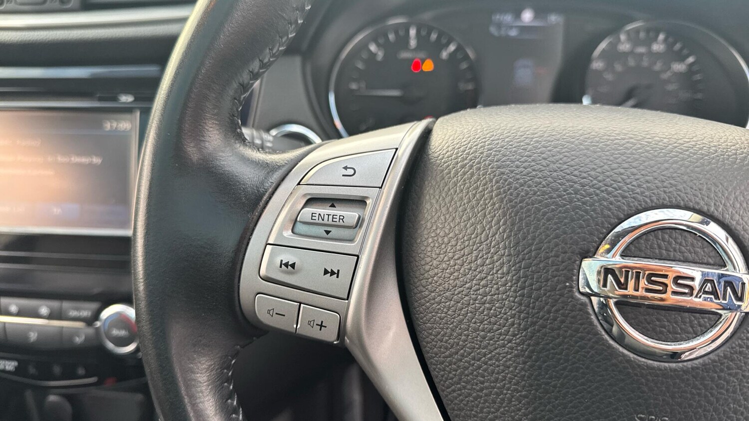 Used Nissan Qashqai 2016 for sale - 76137611: Photo 38