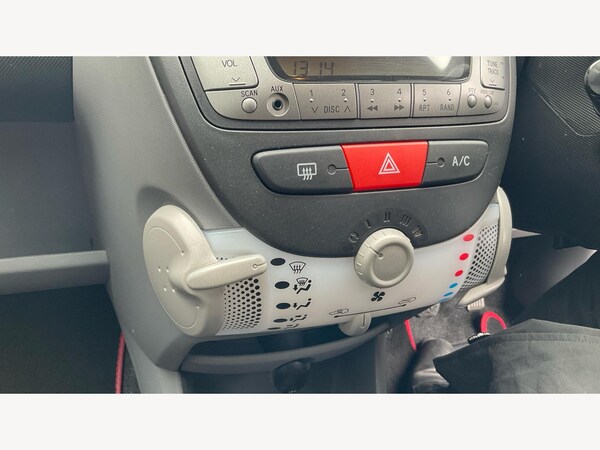 Used Toyota AYGO 2012 for sale - 76200159: Photo 40
