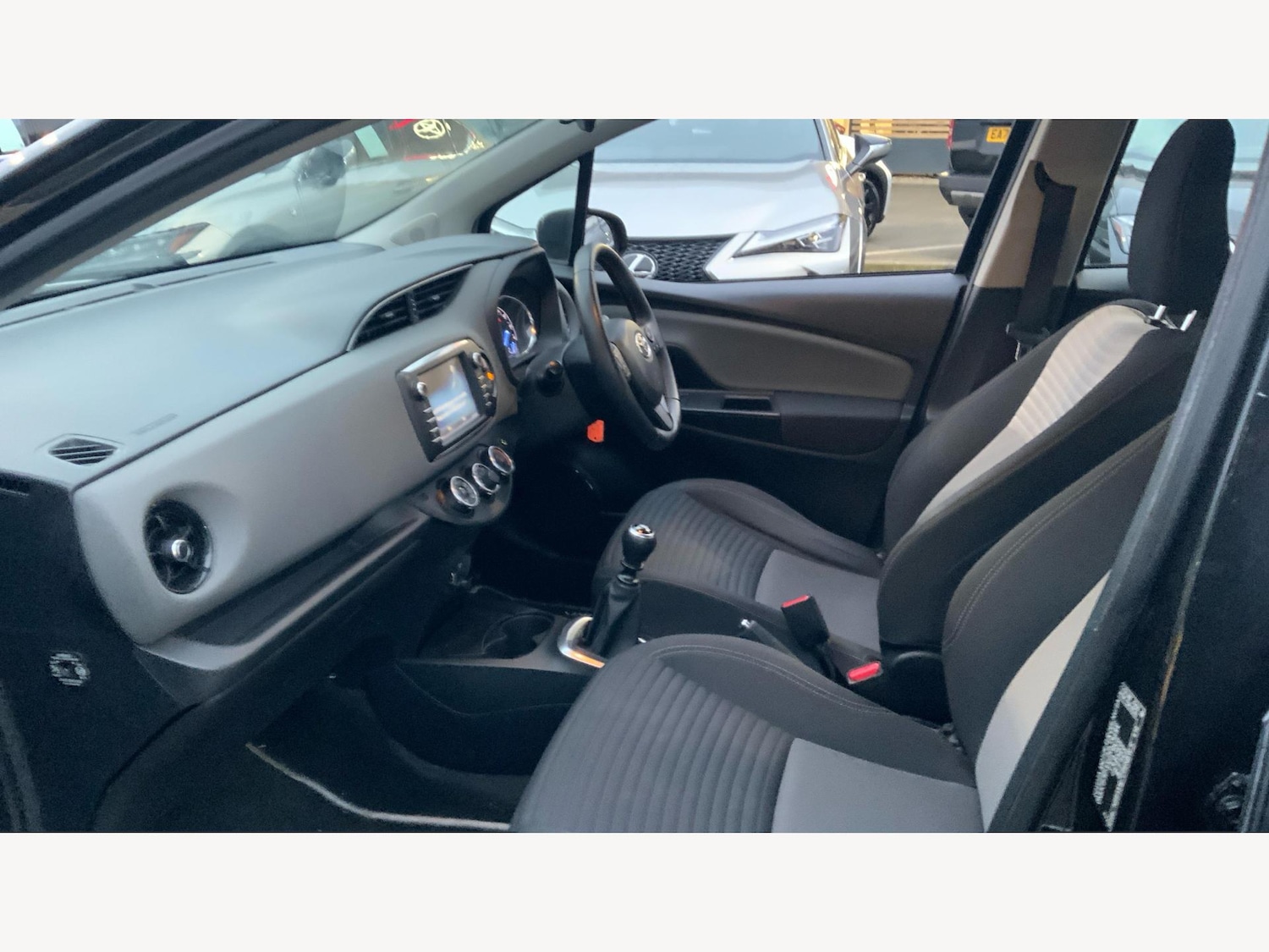 Used Toyota Yaris 2017 for sale - 77156580: Photo 12