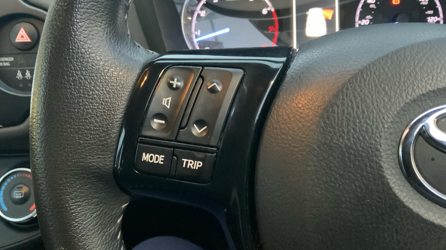 Used Toyota Yaris 2017 for sale - 77156580: Photo 35