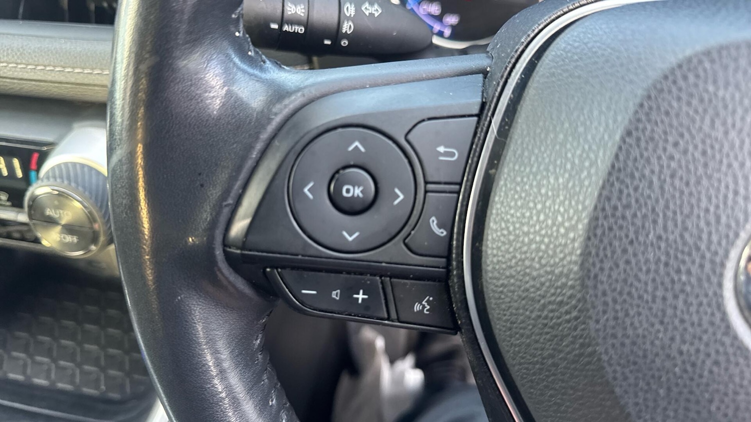 Used Toyota RAV4 2020 for sale - 77143756: Photo 40