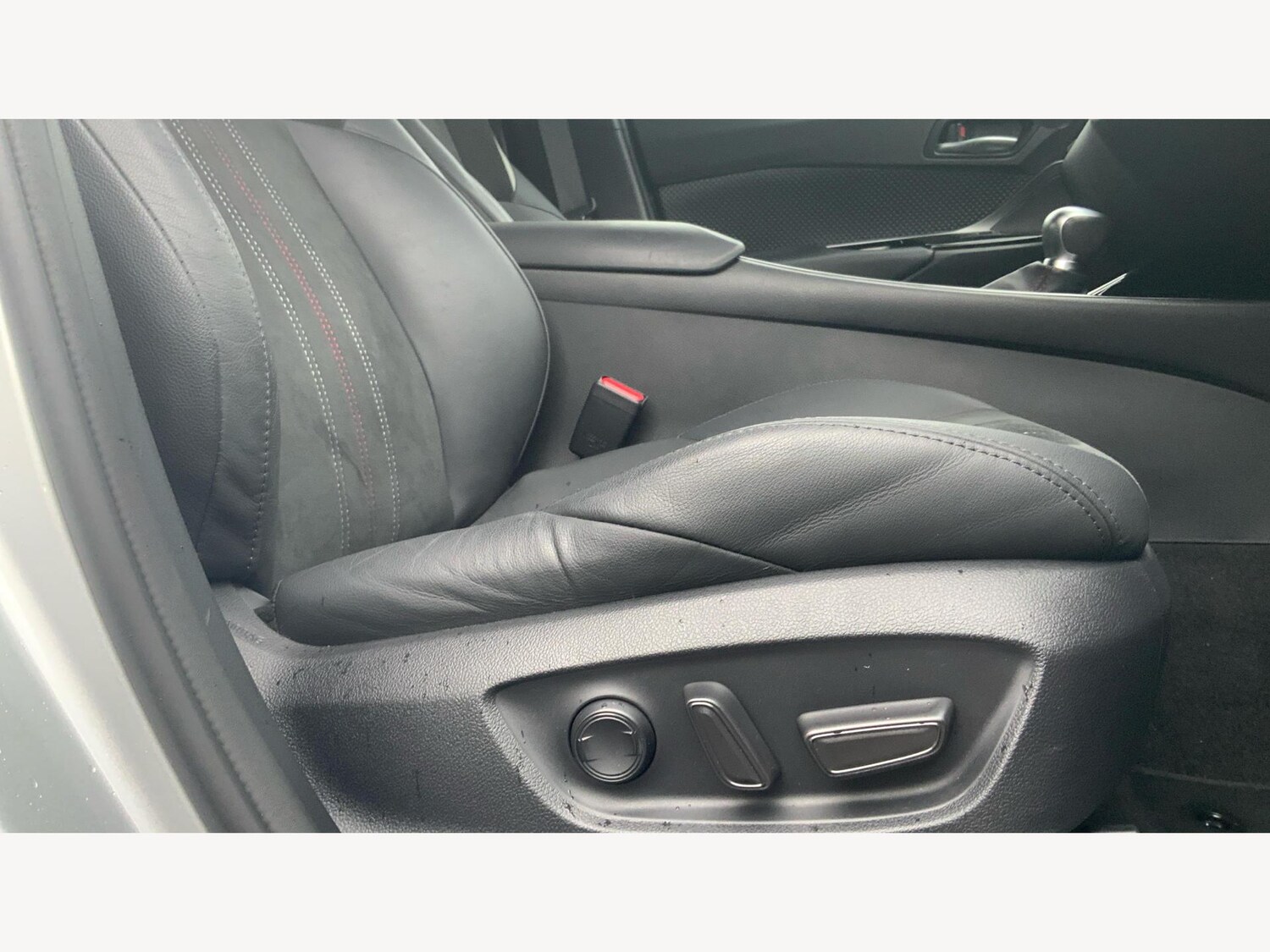 Used Toyota C-HR 2023 for sale - 76975696: Photo 31