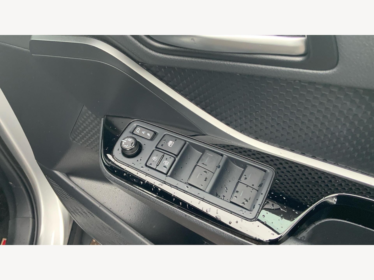 Used Toyota C-HR 2023 for sale - 76975696: Photo 32