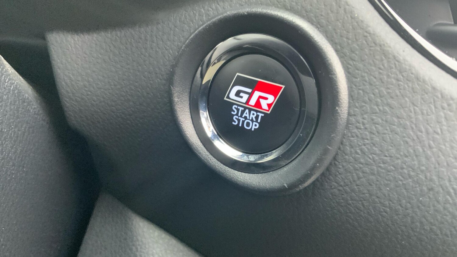 Used Toyota C-HR 2023 for sale - 76975696: Photo 41