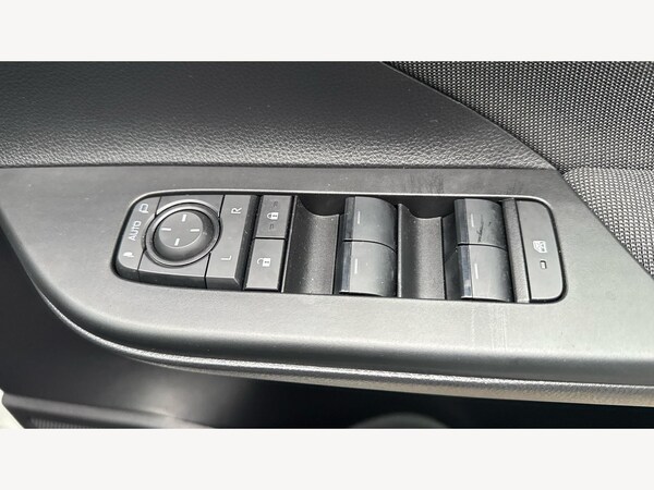 Used Toyota C-HR 2024 for sale - 76259917: Photo 34