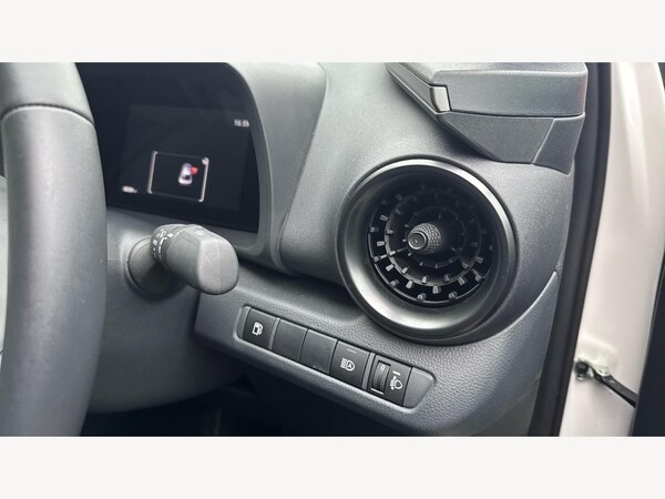 Used Toyota C-HR 2024 for sale - 76259917: Photo 37