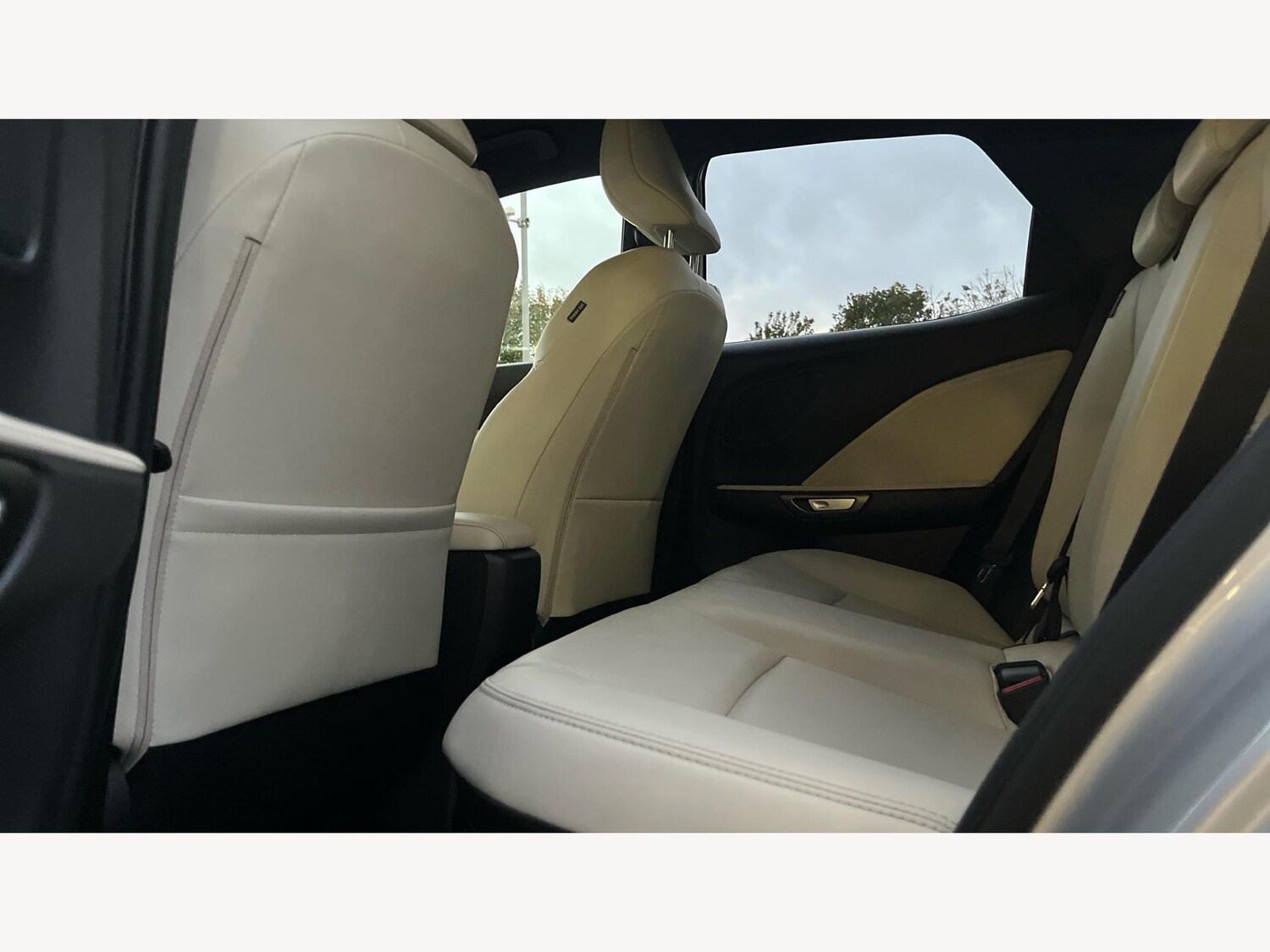 Used Lexus LBX 2024 for sale - 76550563: Photo 15