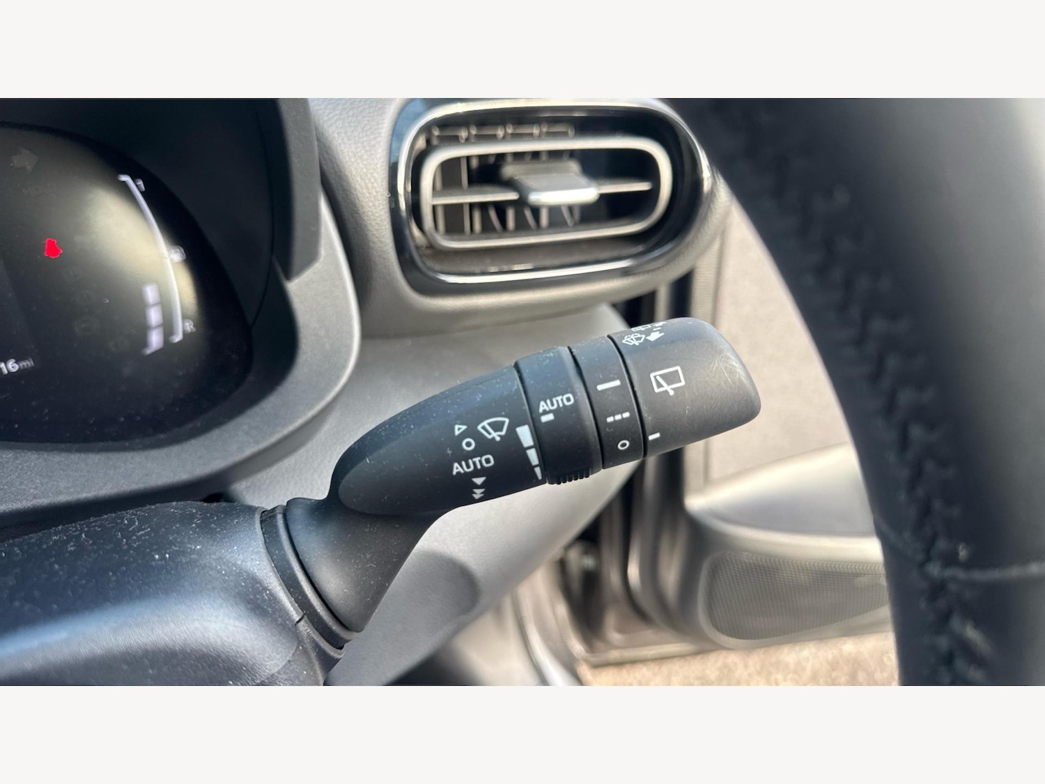 Used Toyota Yaris Cross 2024 for sale - 77143053: Photo 28