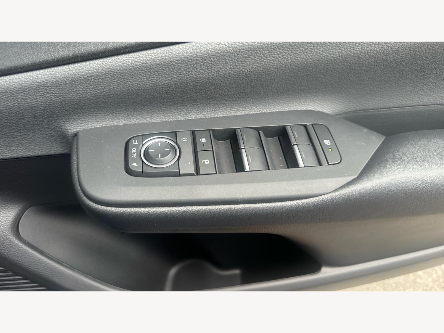 Used Toyota Prius 2025 for sale - 76866572: Photo 31