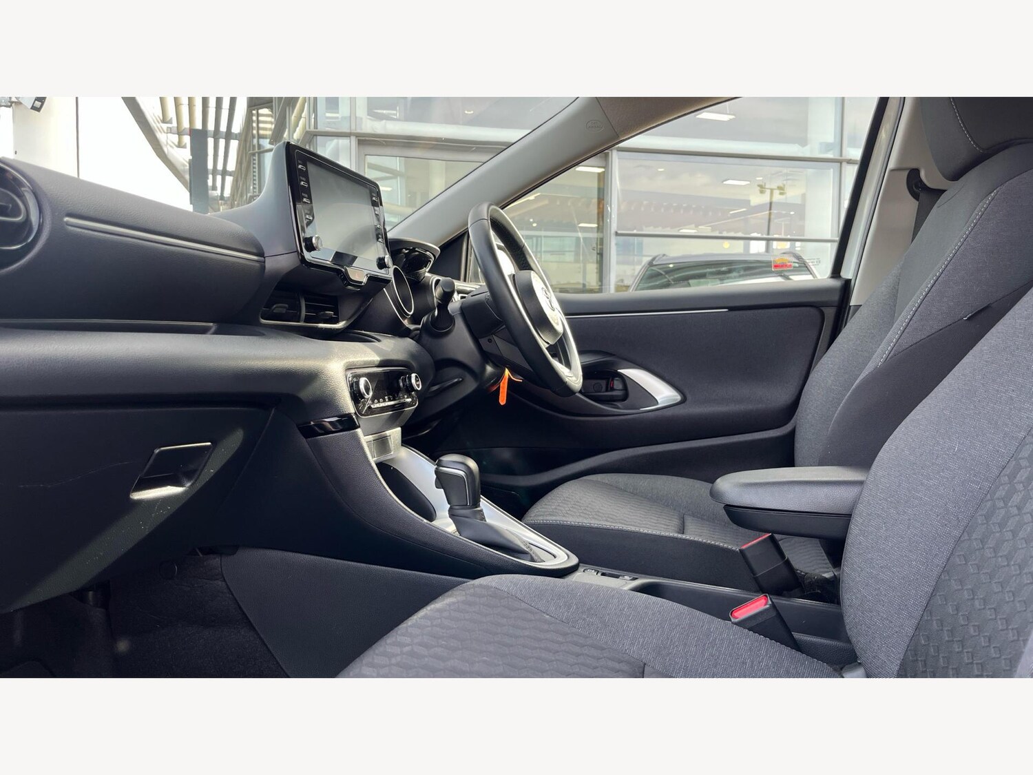 Used Toyota Yaris 2024 for sale - 77073898: Photo 12