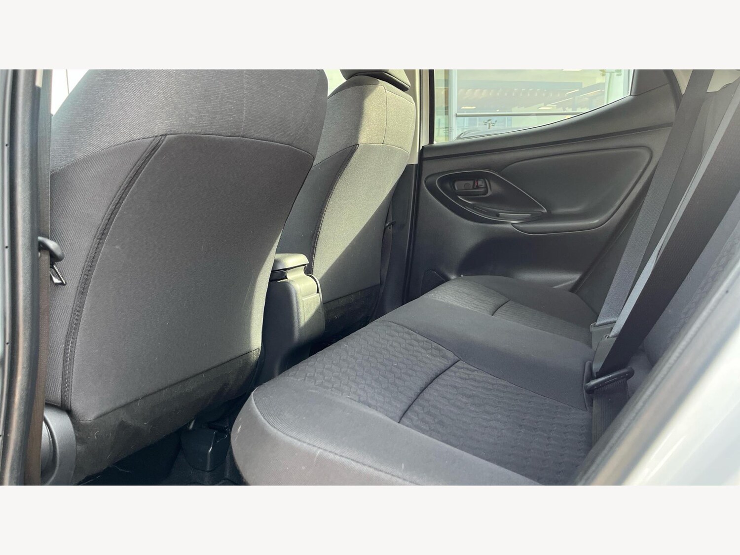 Used Toyota Yaris 2024 for sale - 77073898: Photo 15