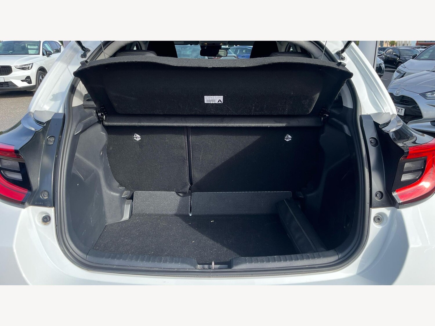 Used Toyota Yaris 2024 for sale - 77073898: Photo 16