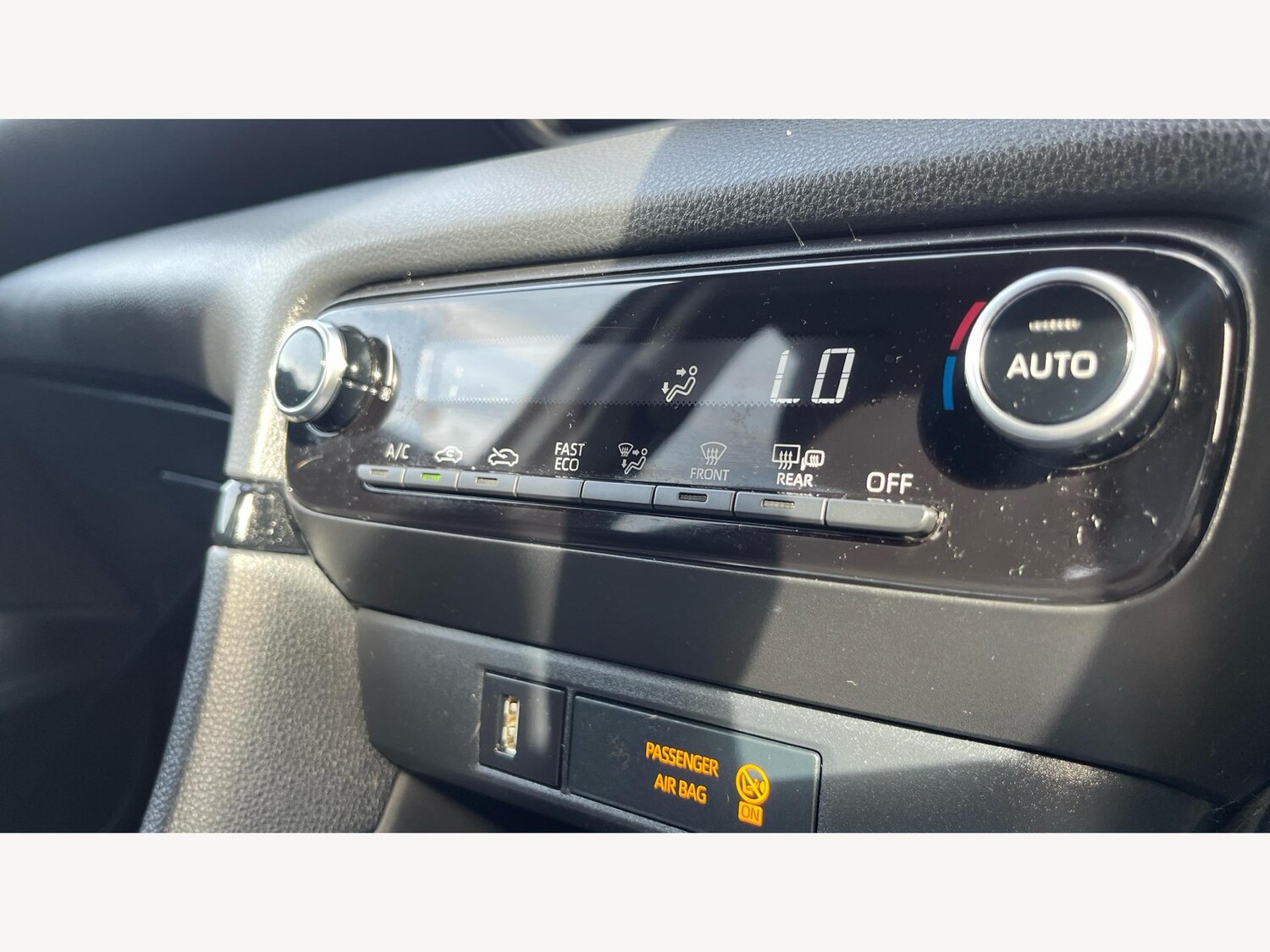 Used Toyota Yaris 2024 for sale - 77073898: Photo 28