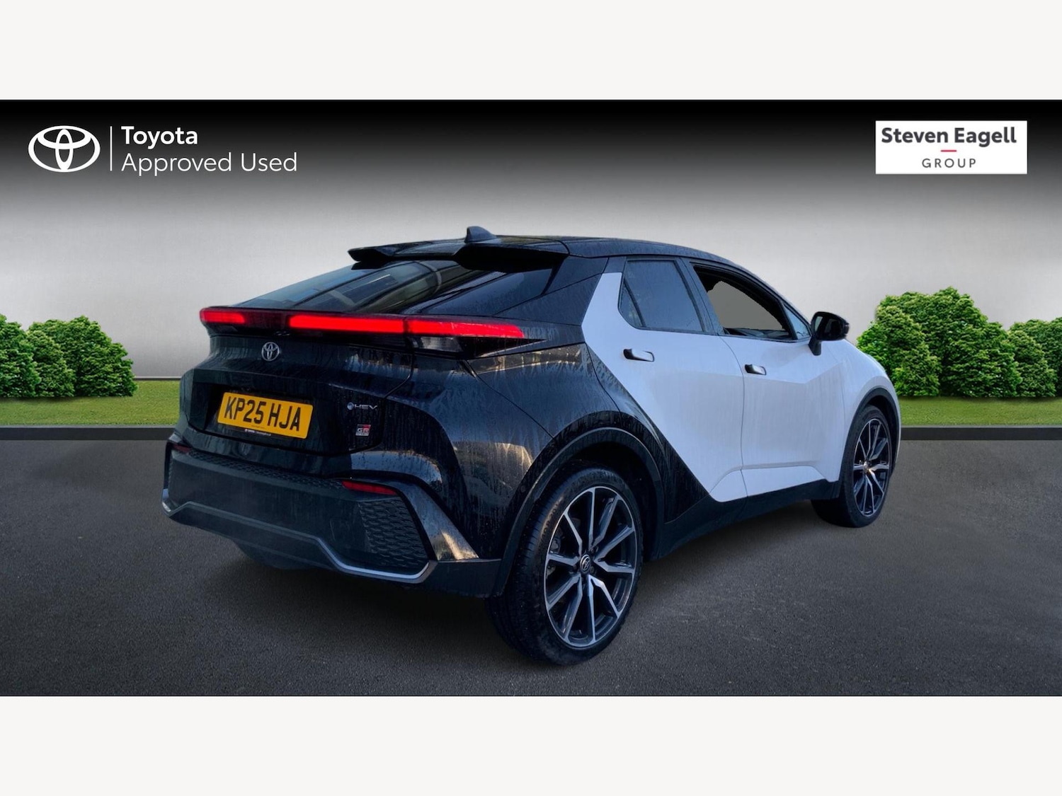 Used Toyota C-HR 2025 for sale - 76976768: Photo 2