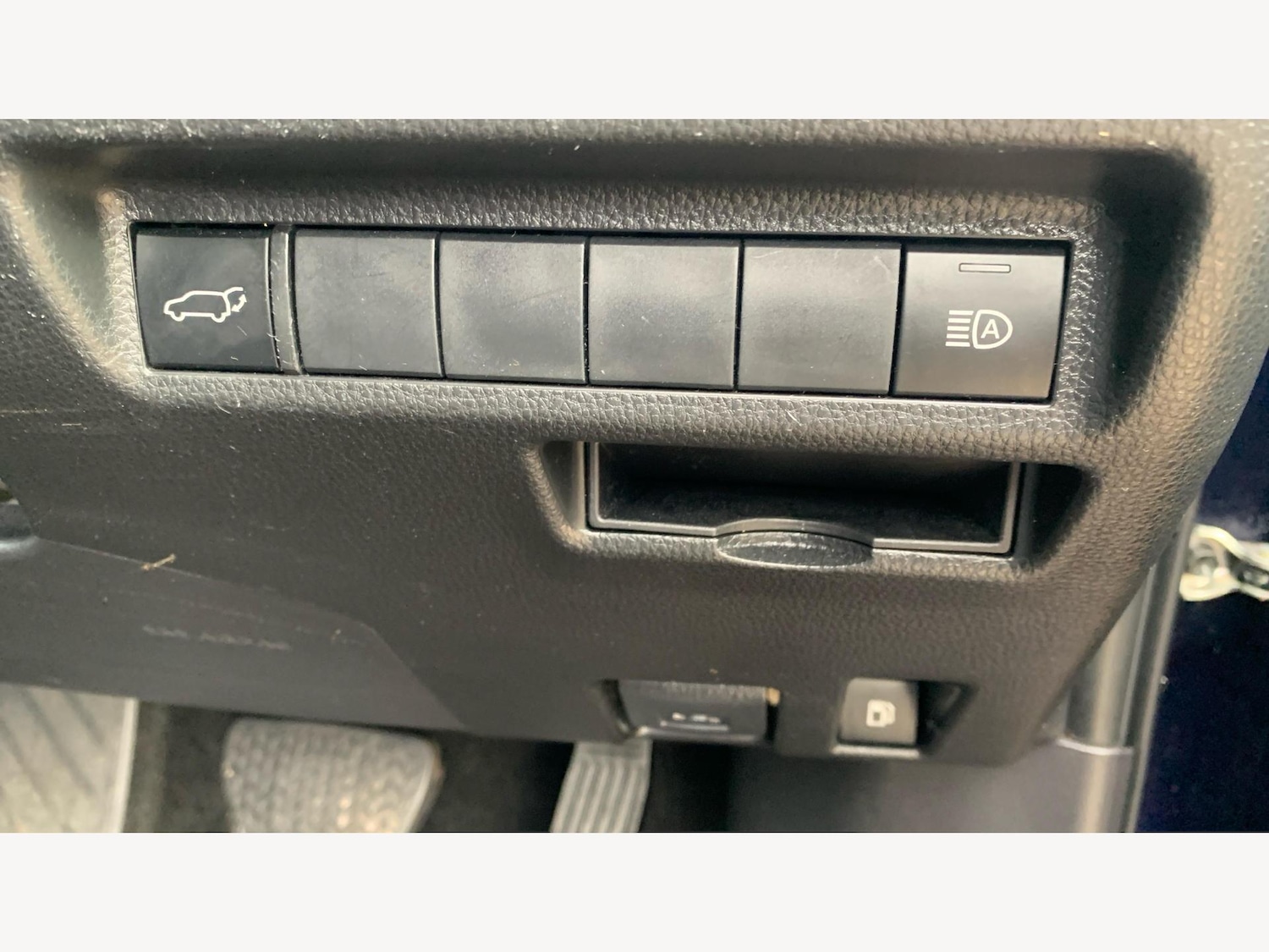 Used Toyota RAV4 2022 for sale - 76573065: Photo 30