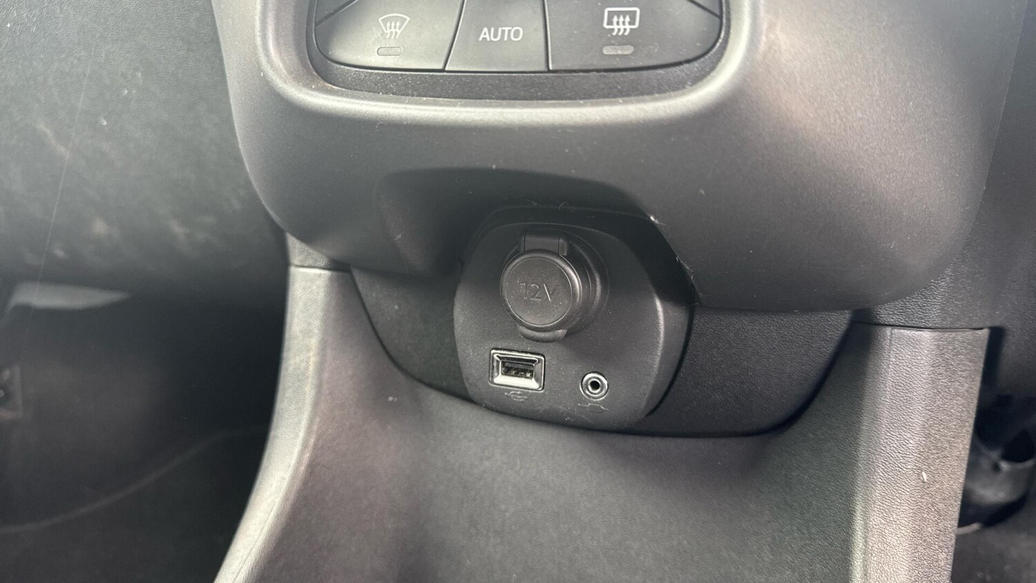 Used Toyota AYGO 2021 for sale - 76701627: Photo 41