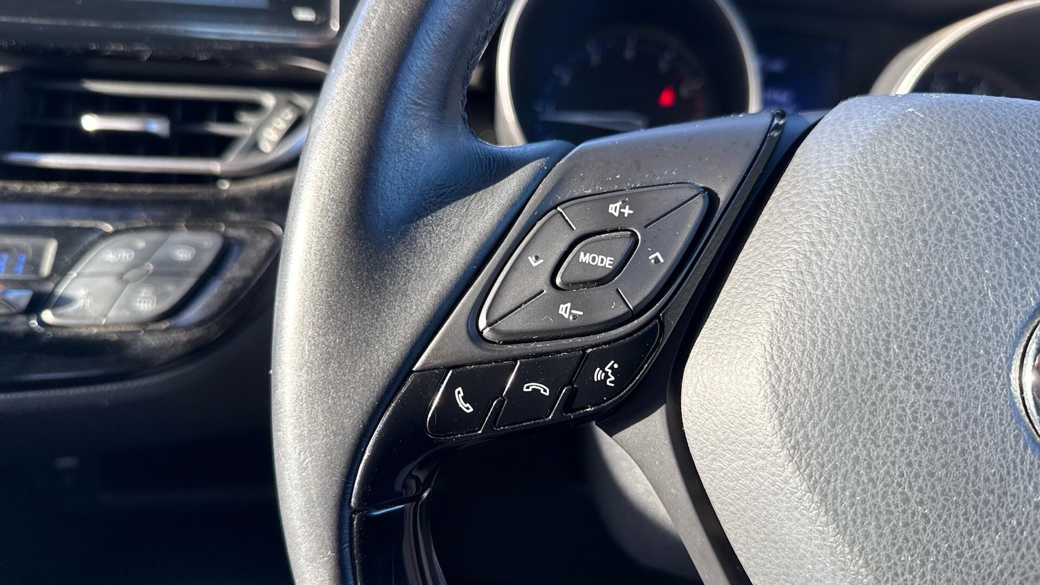 Used Toyota C-HR 2017 for sale - 76913333: Photo 39