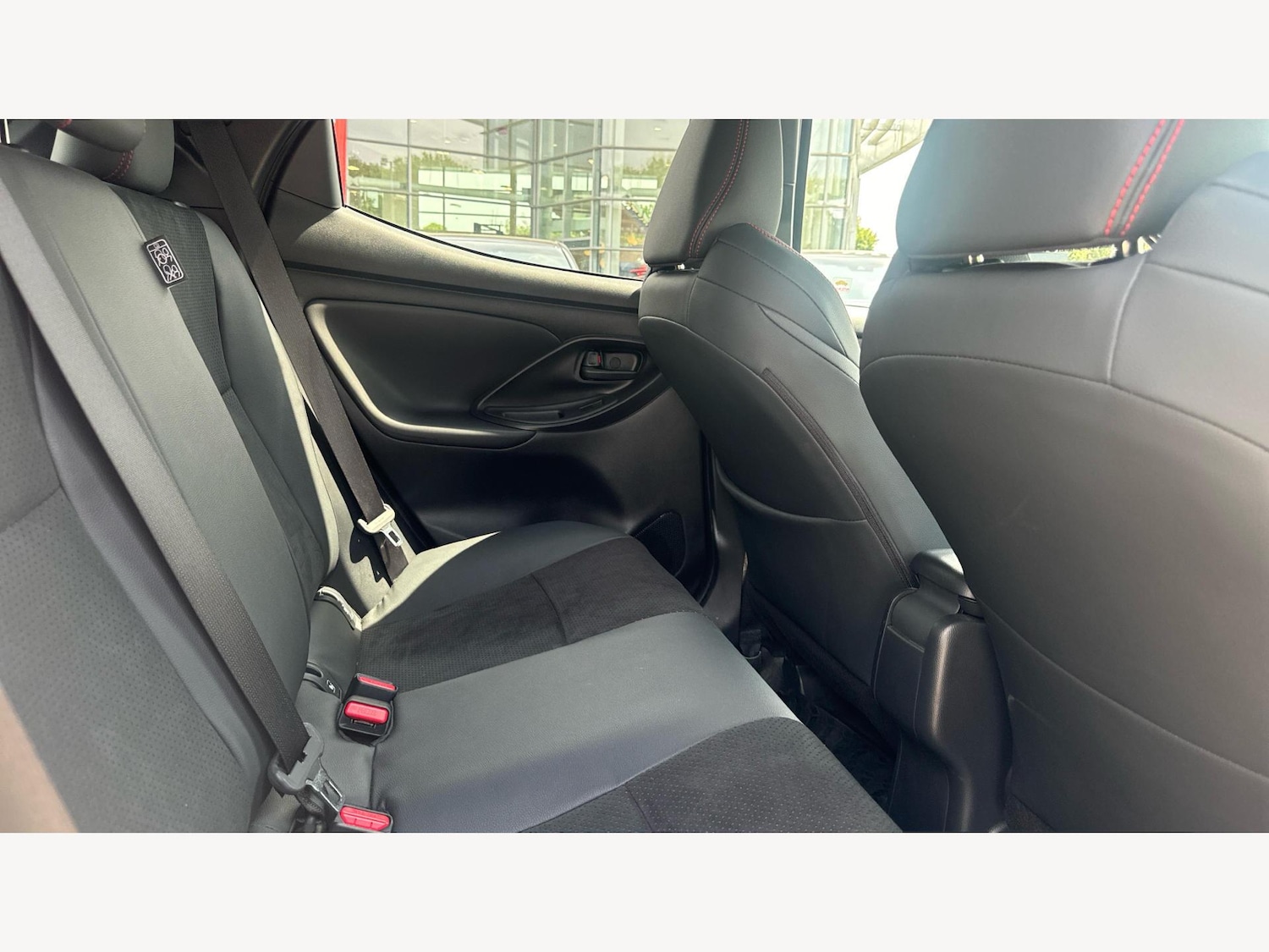 Used Toyota Yaris 2024 for sale - 77625677: Photo 14