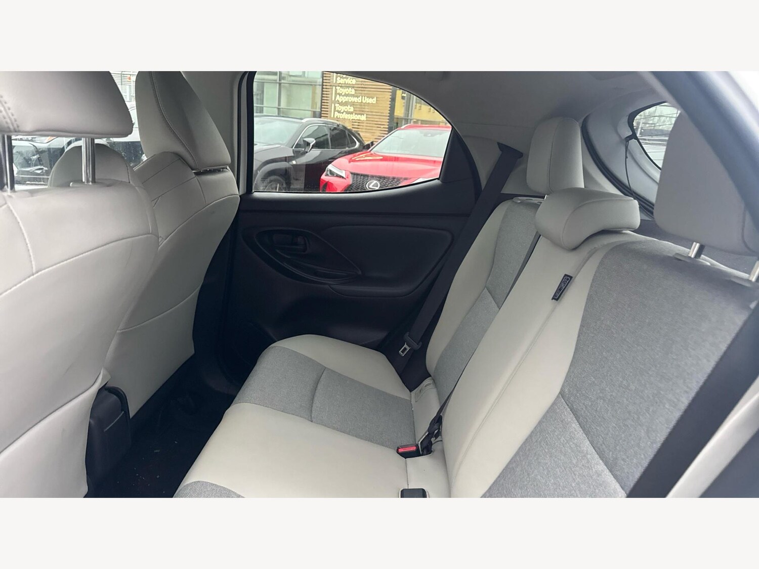 Used Toyota Yaris 2023 for sale - 77468480: Photo 15