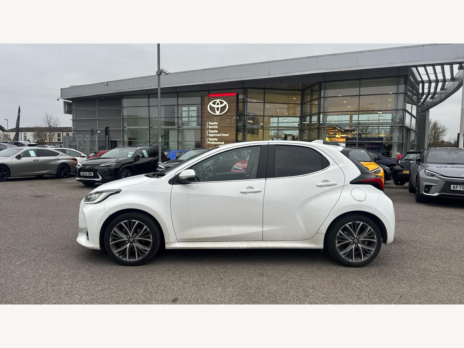 Used Toyota Yaris 2023 for sale - 77468480: Photo 19