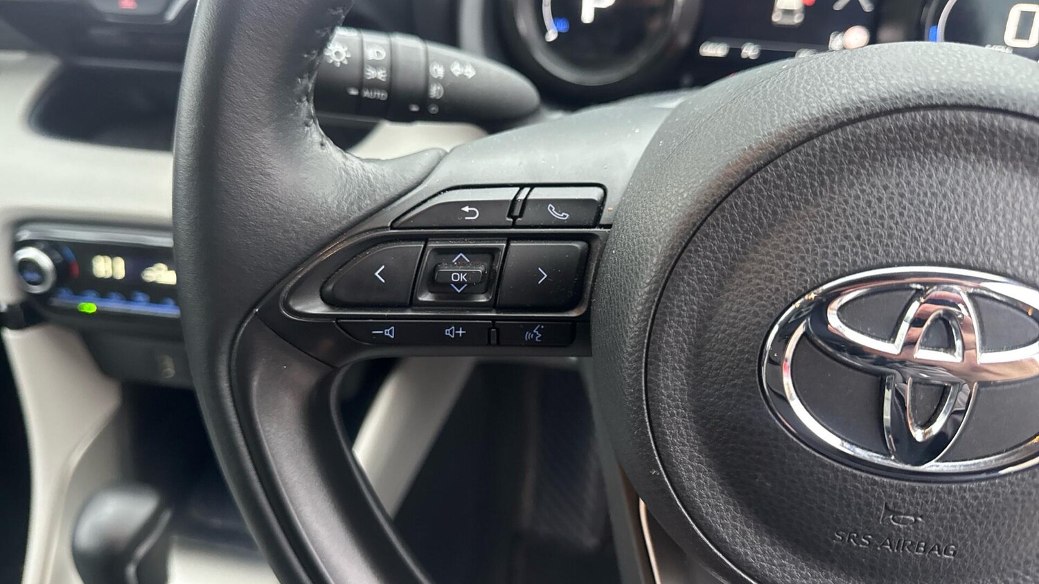 Used Toyota Yaris 2023 for sale - 77468480: Photo 32