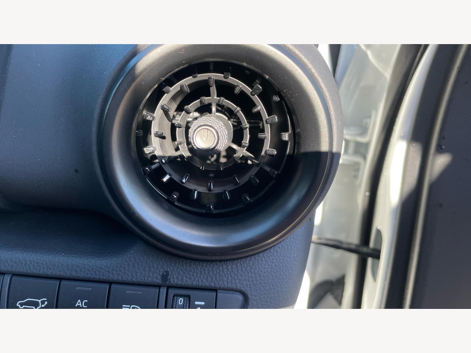 Used Toyota C-HR 2024 for sale - 76866515: Photo 22