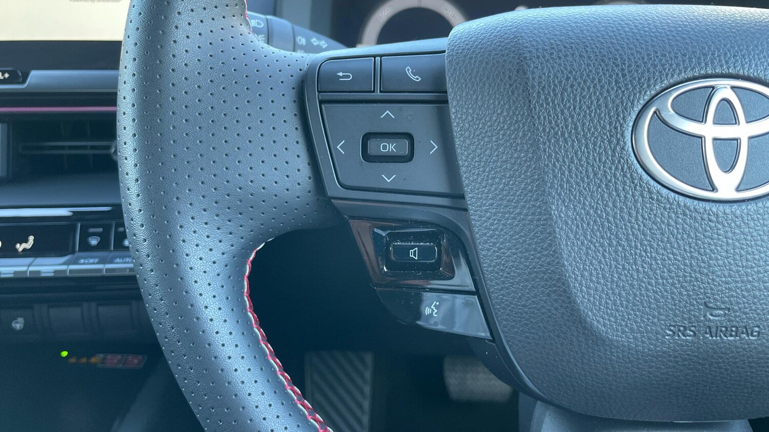 Used Toyota C-HR 2024 for sale - 76866515: Photo 36