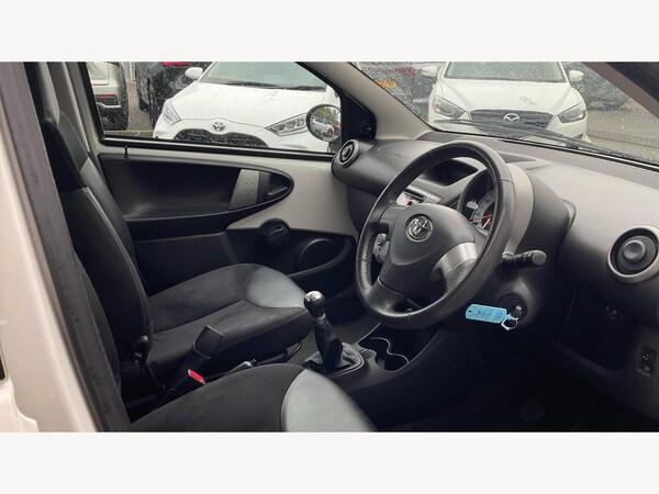 Used Toyota AYGO 2013 for sale - 75990993: Photo 13