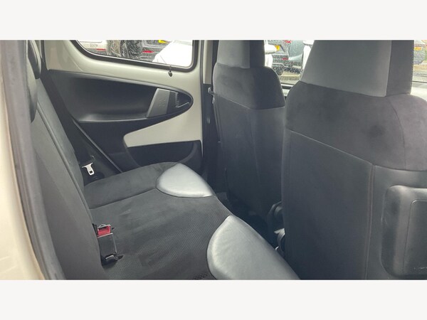 Used Toyota AYGO 2013 for sale - 75990993: Photo 14