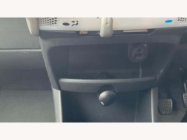 Used Toyota AYGO 2013 for sale - 75990993: Photo 26