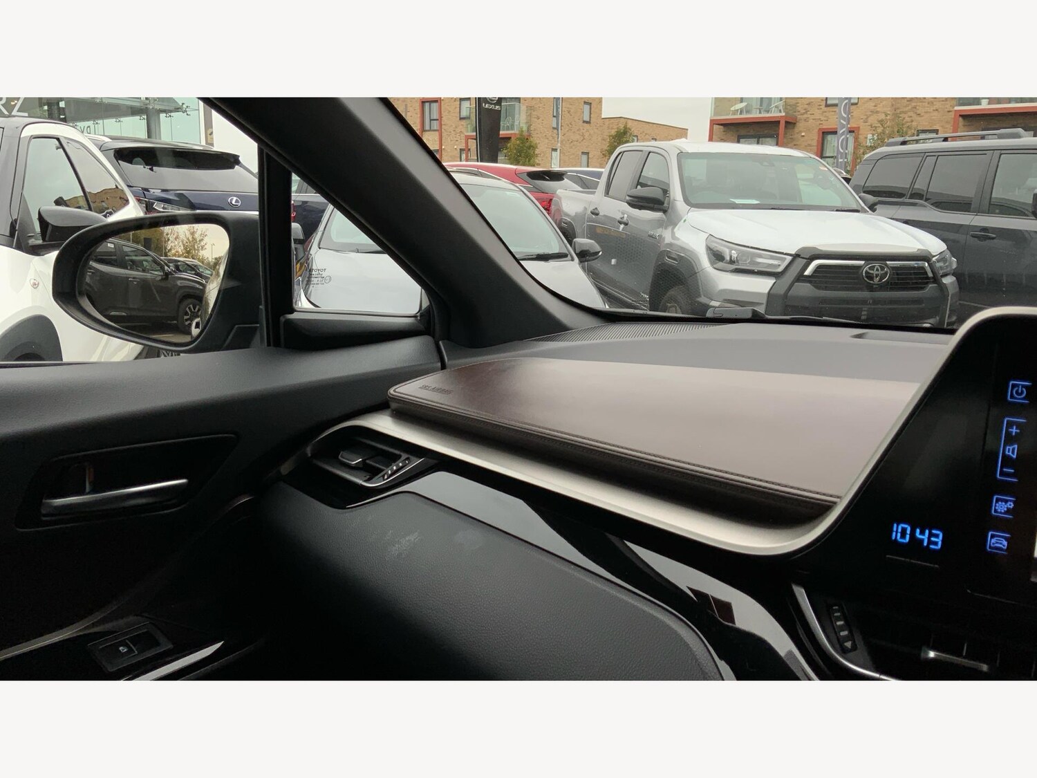 Used Toyota C-HR 2019 for sale - 76389200: Photo 28