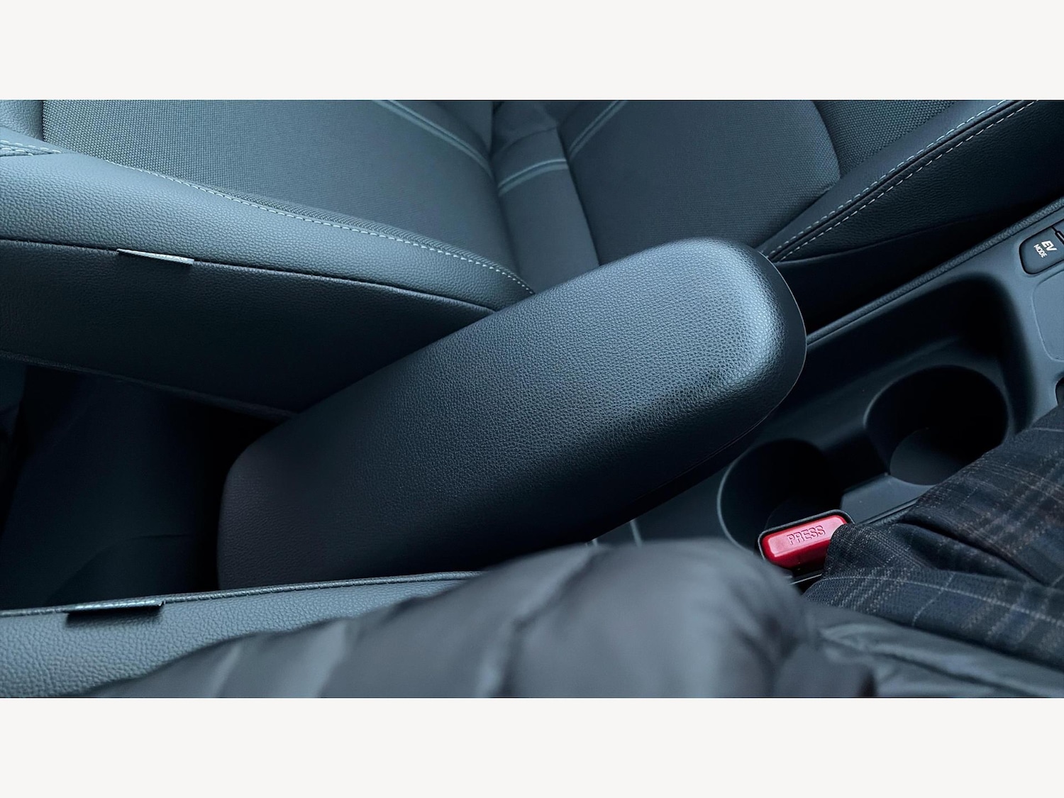 Used Toyota Yaris Cross 2025 for sale - 77155759: Photo 30