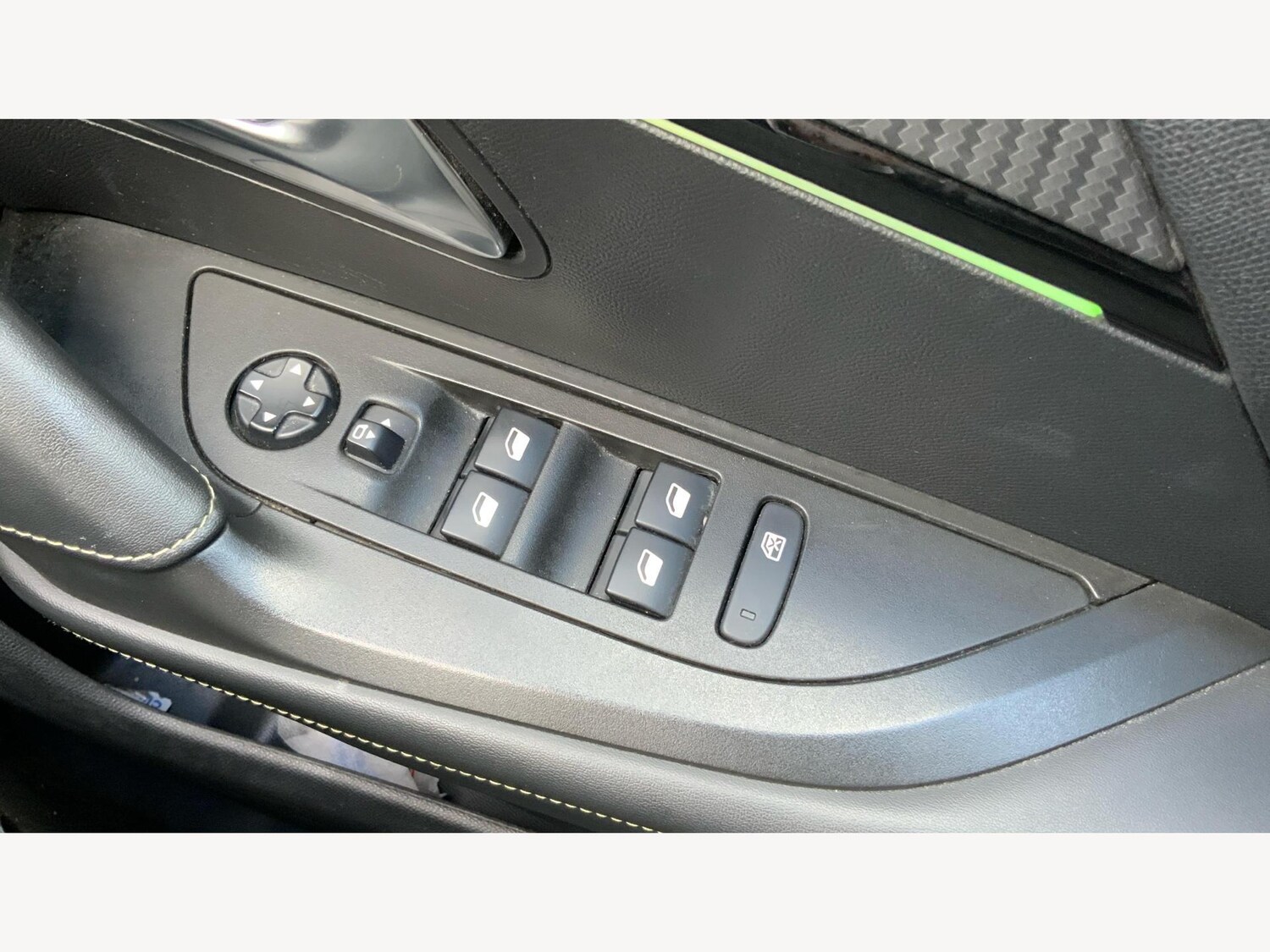 Used Peugeot E-2008 2021 for sale - 76042614: Photo 31