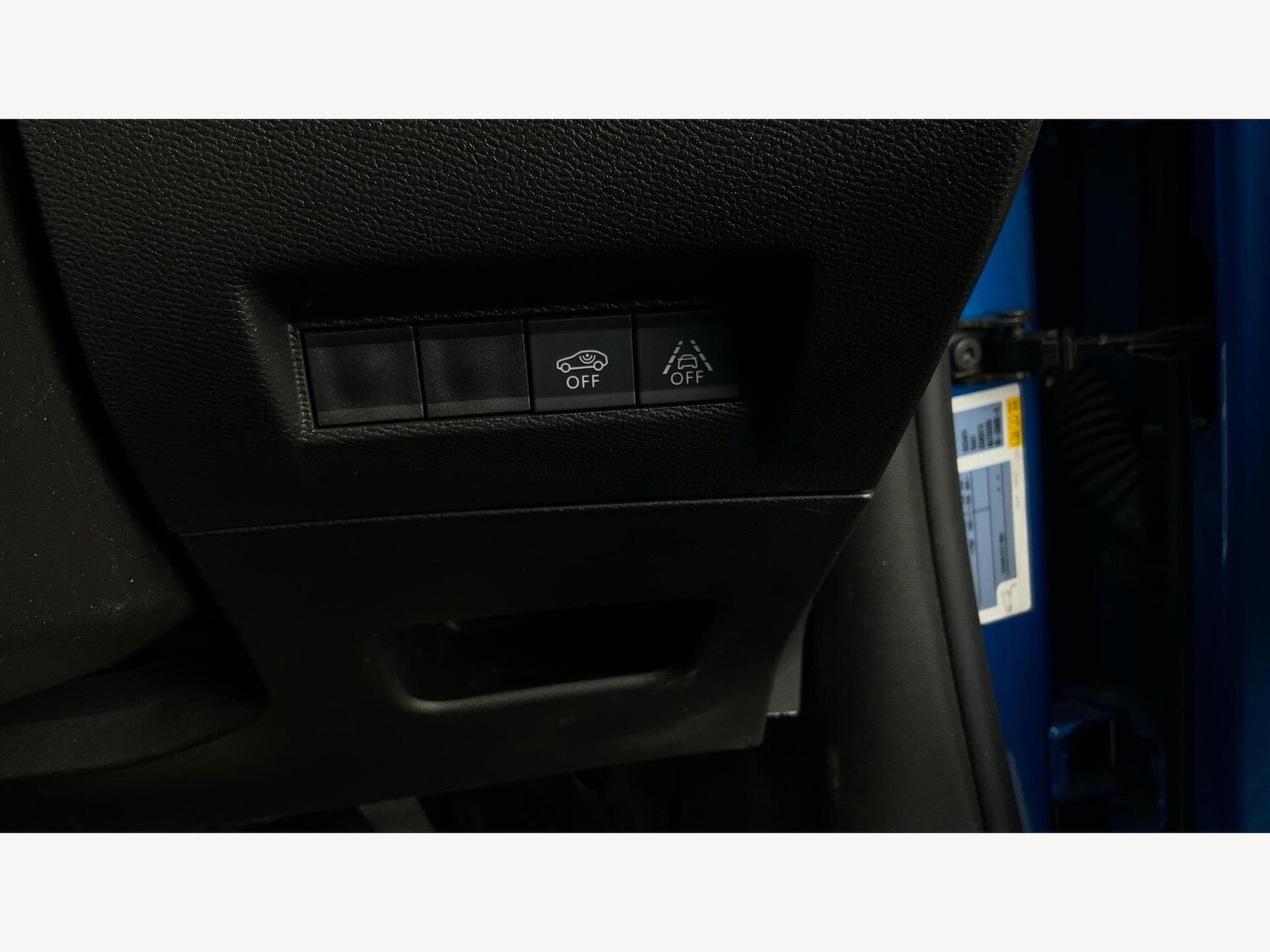 Used Peugeot E-2008 2021 for sale - 76042614: Photo 42