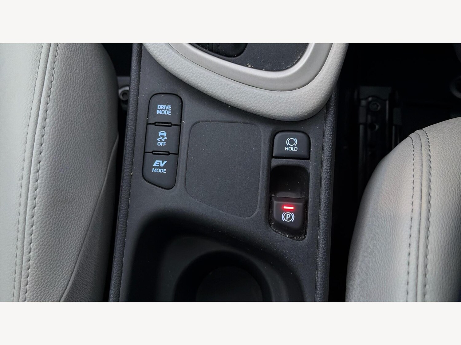 Used Toyota Yaris 2023 for sale - 76472766: Photo 29