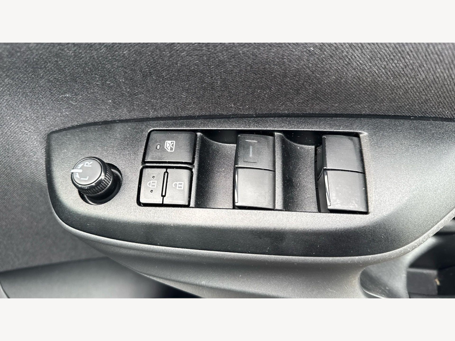 Used Toyota Yaris Cross 2024 for sale - 78087201: Photo 31