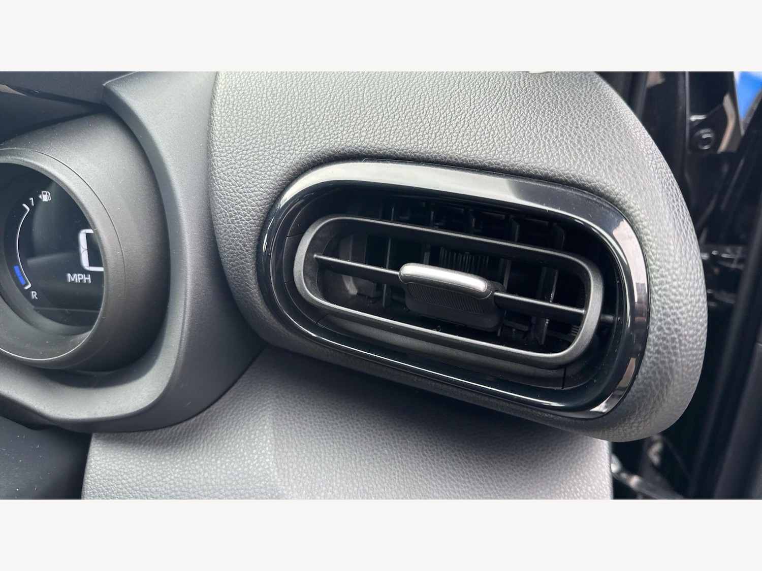 Used Toyota Yaris Cross 2024 for sale - 78087201: Photo 33