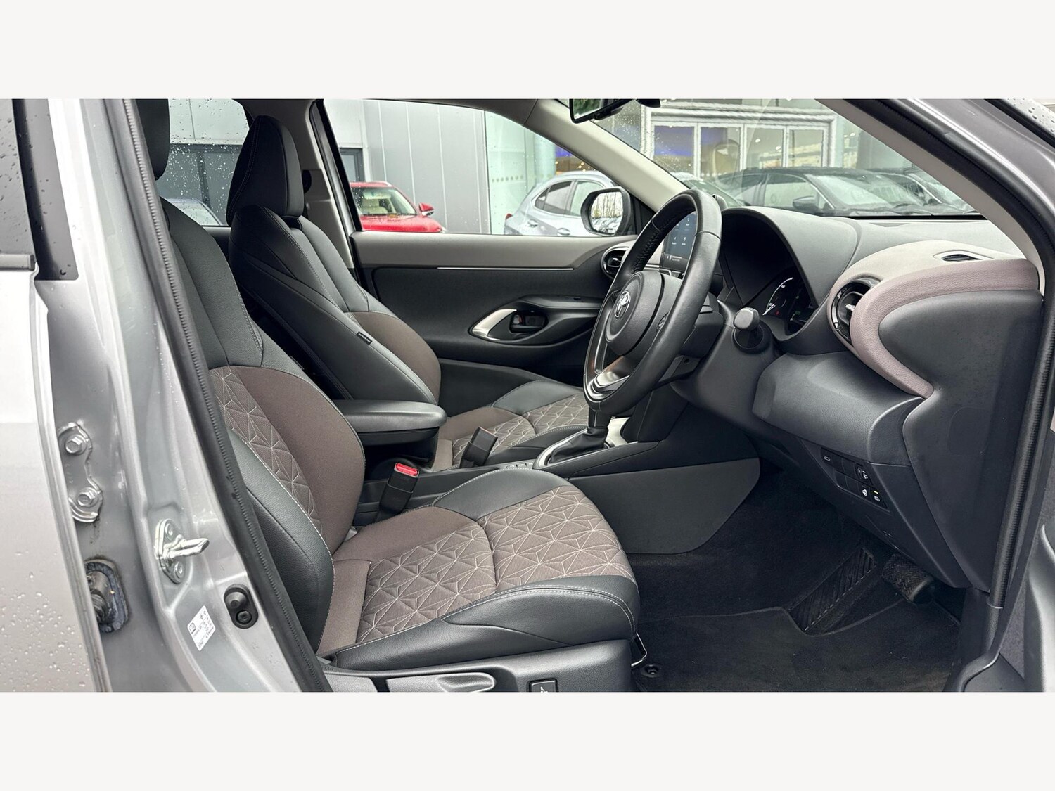 Used Toyota Yaris Cross 2023 for sale - 77190716: Photo 13