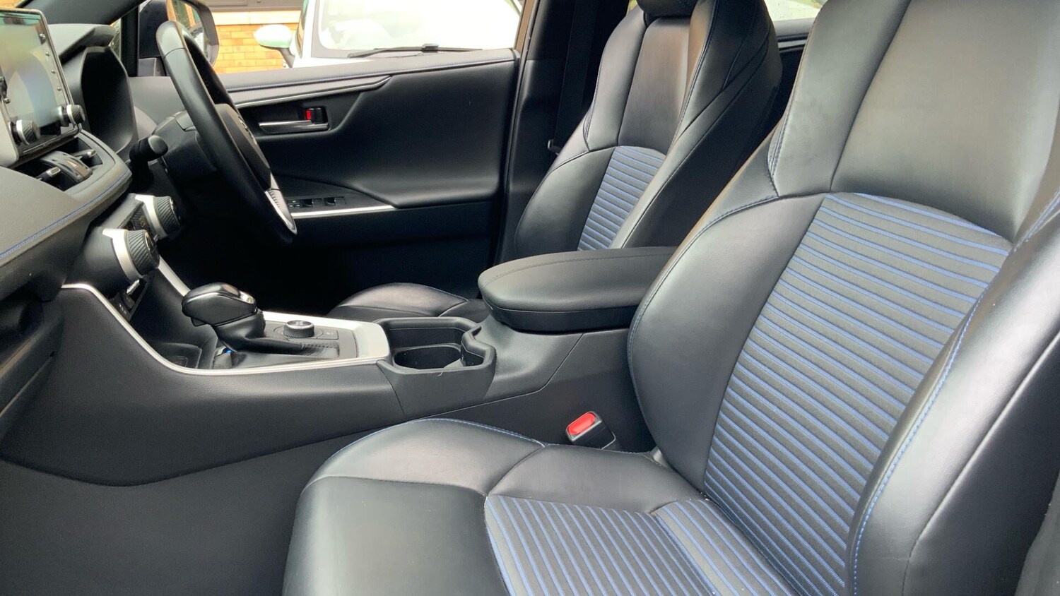 Used Toyota RAV4 2020 for sale - 76866582: Photo 41