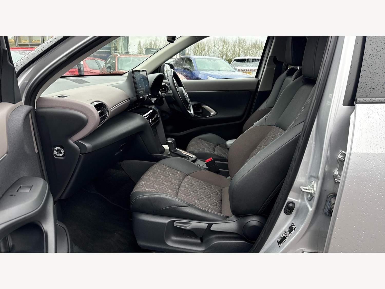 Used Toyota Yaris Cross 2023 for sale - 76786849: Photo 12