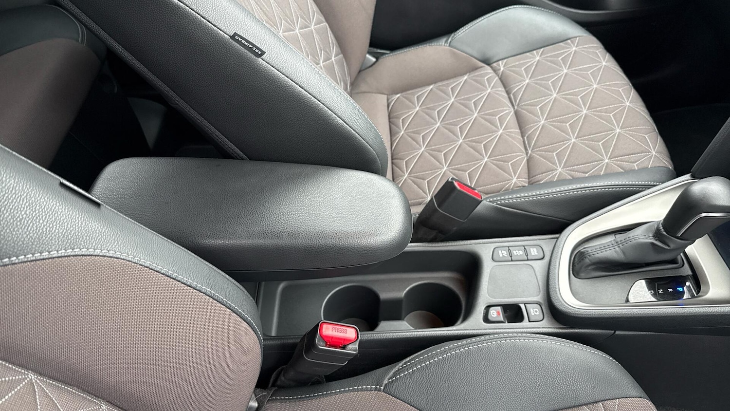 Used Toyota Yaris Cross 2023 for sale - 76786849: Photo 37