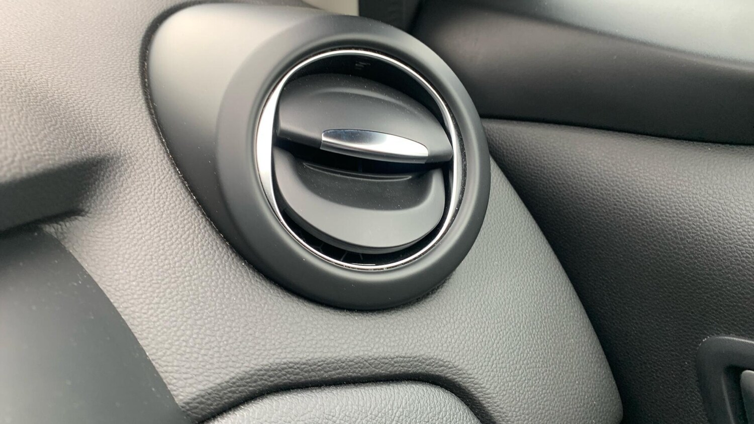 Used Renault Zoe 2021 for sale - 76620051: Photo 38