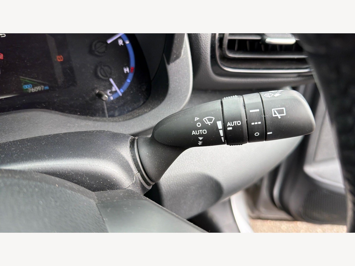 Used Toyota Yaris Cross 2022 for sale - 78087182: Photo 32