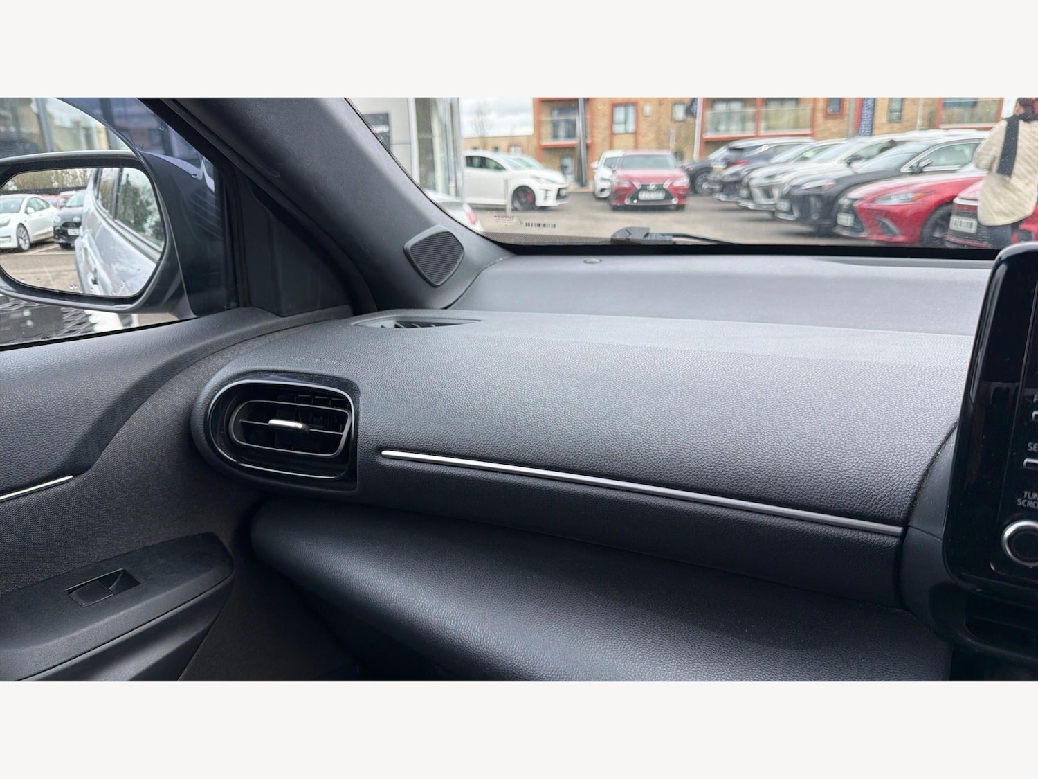 Used Toyota Yaris Cross 2022 for sale - 78087182: Photo 38