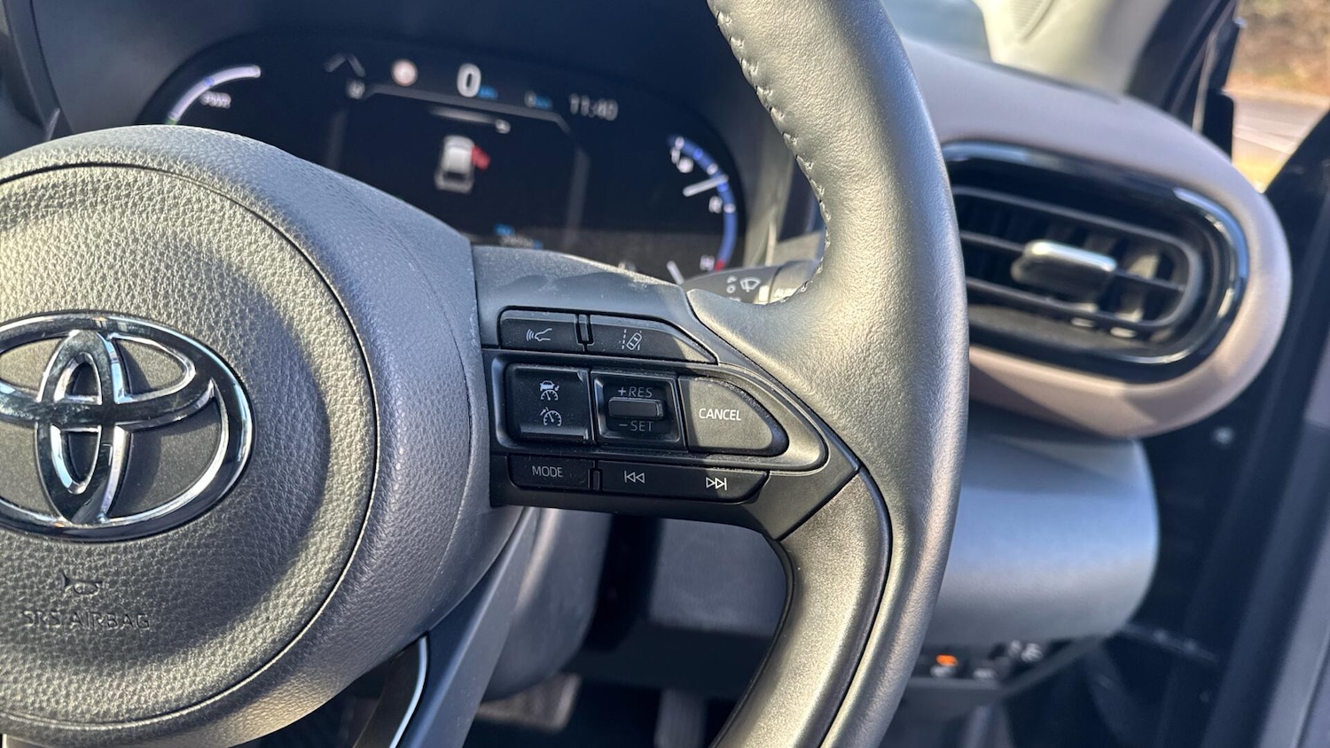 Used Toyota Yaris Cross 2023 for sale - 76865933: Photo 35