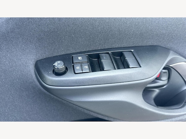Used Toyota Yaris 2023 for sale - 74990357: Photo 35